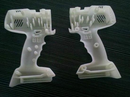 陶瓷 3D 打印：SLA/光固化主导，精度与收缩补偿